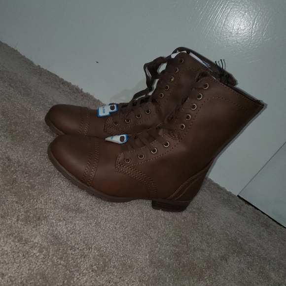 Ladies boots - Picture 3 of 7